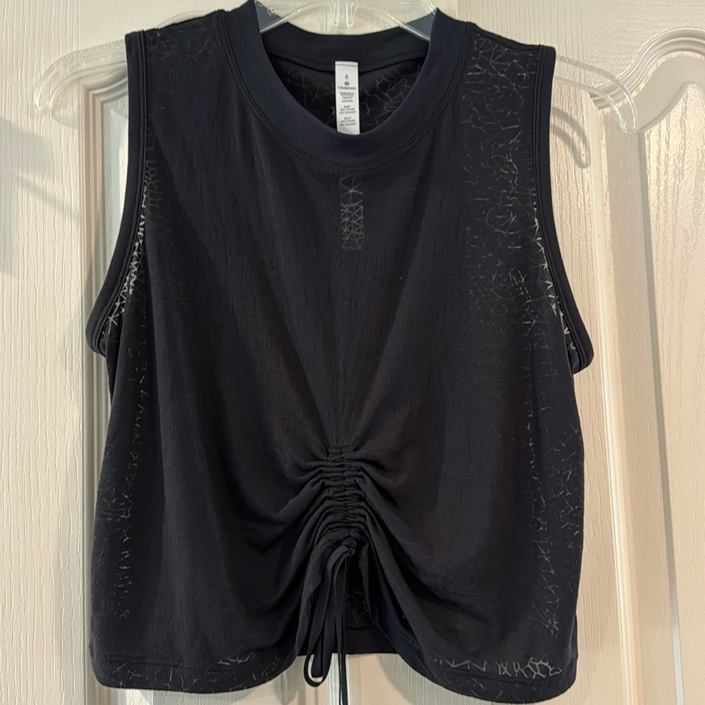 Lululemon crop top